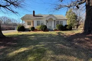 1015 20th St NE, Hickory, NC 28601 - Photo 1