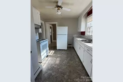 1015 20th Street NE, Hickory, NC 28601 - Photo 8