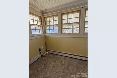 1015 20th Street NE, Hickory, NC 28601 - Photo 6