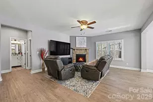 5129 Poplar Knoll Dr, Matthews, NC 28105 - Photo 4