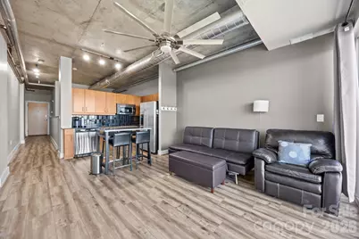 505 E 6th Street #912, Charlotte, NC 28202 - Photo 4