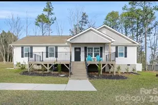 2305 Holly Ln, Shelby, NC 28150 - Photo 2