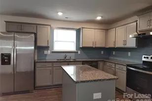 2109 Allium Dr, Charlotte, NC 28216 - Photo 4