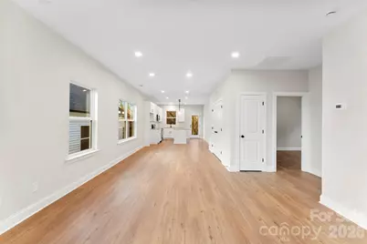 1554 7th Avenue Drive SW, Hickory, NC 28602 - Photo 8