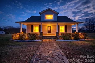 1244 21st St NE, Hickory, NC 28601 - Photo 2