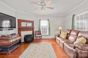 1244 21st St NE, Hickory, NC 28601 - Photo 6