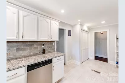 638 Fugate Avenue, Charlotte, NC 28205 - Photo 12