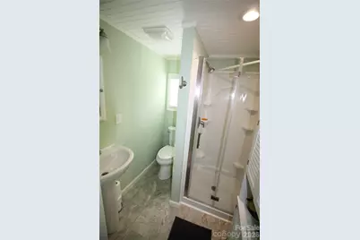 112 E Hartford Avenue E, Bessemer City, NC 28016 - Photo 14