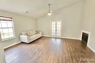 8119 Tremaine Ct, Charlotte, NC 28227 - Photo 2