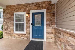 14038 Pinyon Pine Ln, Charlotte, NC 28215 - Photo 2