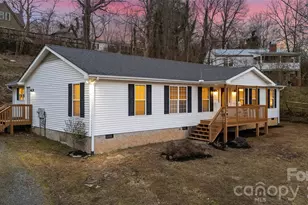 61 Rhododendron Dr, Brevard, NC 28712 - Photo 2