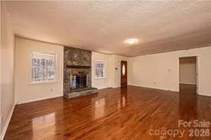 5284 Lisa Ln, Hickory, NC 28602 - Photo 14