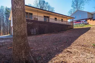 5284 Lisa Ln, Hickory, NC 28602 - Photo 8