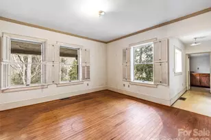 385 Chunns Cove Rd, Asheville, NC 28805 - Photo 16