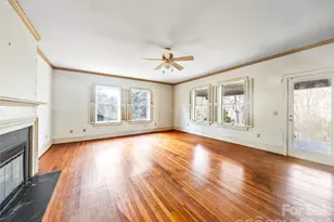 385 Chunns Cove Rd, Asheville, NC 28805 - Photo 8