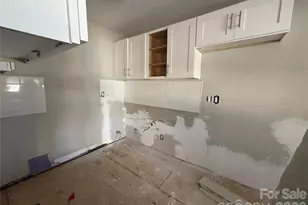 2427 Carmine St, Charlotte, NC 28206 - Photo 30