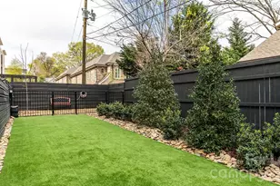 2426 Vail Ave, Charlotte, NC 28207 - Photo 10