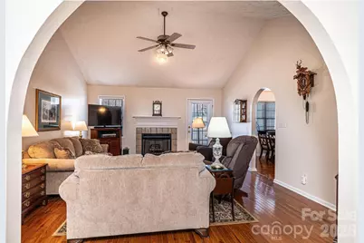 2576 Rolling Ridge Drive, Hickory, NC 28602 - Photo 12