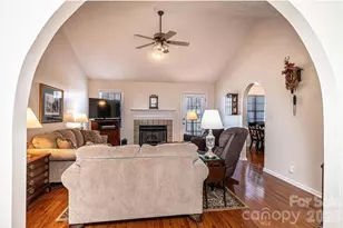 2576 Rolling Ridge Dr, Hickory, NC 28602 - Photo 12