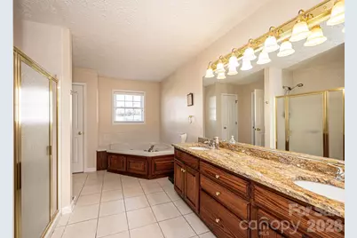 2576 Rolling Ridge Drive, Hickory, NC 28602 - Photo 28