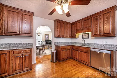 2576 Rolling Ridge Drive, Hickory, NC 28602 - Photo 18