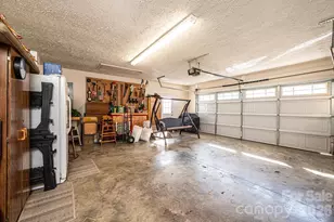 2576 Rolling Ridge Dr, Hickory, NC 28602 - Photo 34