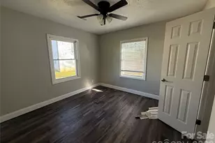 2439 Carmine St, Charlotte, NC 28206 - Photo 18