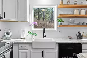 1 Thornwood Ln, Hendersonville, NC 28792 - Photo 6