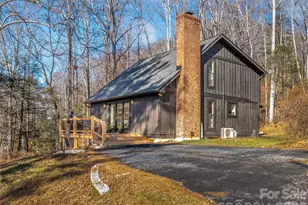 1 Thornwood Ln, Hendersonville, NC 28792 - Photo 2