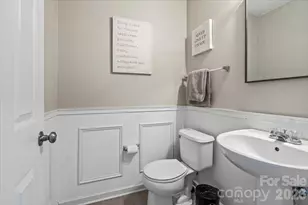 13715 Rutherglen Ct, Charlotte, NC 28213 - Photo 18