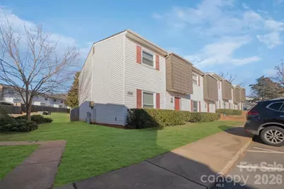 7920 Shady Oak Trail, Charlotte, NC 28210 - Photo 2