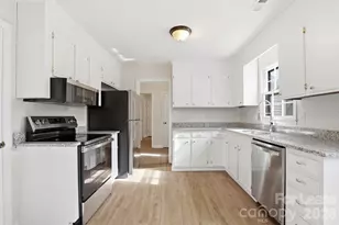 7224 Hackberry Ln, Charlotte, NC 28226 - Photo 2