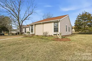 7224 Hackberry Ln, Charlotte, NC 28226 - Photo 32