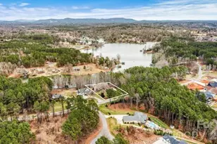 6124 Plantation Pointe Dr, Granite Falls, NC 28630 - Photo 2