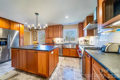 39 N Pershing Road, Asheville, NC 28805 - Photo 8