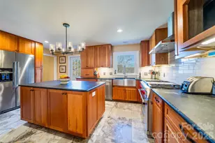 39 N Pershing Rd, Asheville, NC 28805 - Photo 8