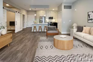 500 W Trade St, Charlotte, NC 28202 - Photo 32