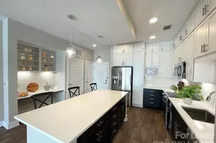 500 W Trade St, Charlotte, NC 28202 - Photo 24