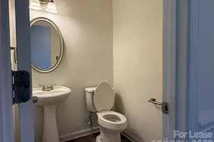 10931 Chastain Parc Dr, Charlotte, NC 28216 - Photo 16