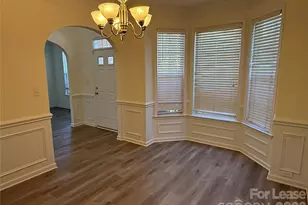 10931 Chastain Parc Dr, Charlotte, NC 28216 - Photo 4