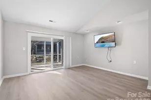 102 Llama Wy, Black Mountain, NC 28711 - Photo 4