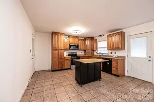 620 Diamondhead Dr NE, Lenoir, NC 28645 - Photo 16