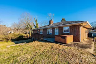 620 Diamondhead Dr NE, Lenoir, NC 28645 - Photo 8