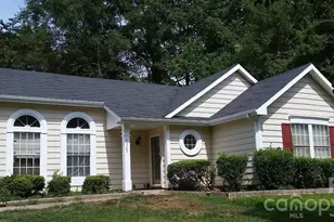 7925 Turquoise Dr, Charlotte, NC 28215 - Photo 1