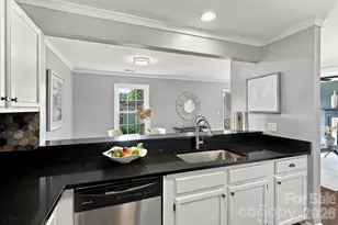 762 Marsh Rd, Charlotte, NC 28209 - Photo 20