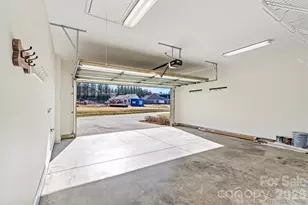 823 Wynnshire Drive, Hickory, NC 28601 - Photo 34