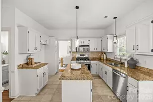 6610 Lyndonville Dr, Charlotte, NC 28277 - Photo 14