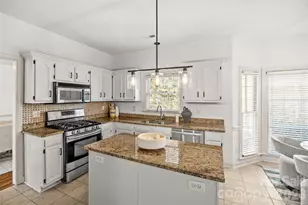 6610 Lyndonville Dr, Charlotte, NC 28277 - Photo 12