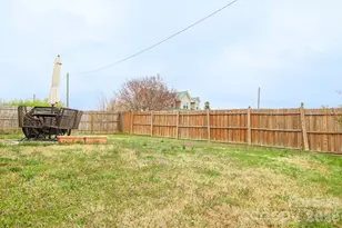 90 Elm St, Morganton, NC 28655 - Photo 2