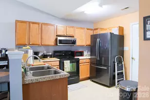 90 Elm St, Morganton, NC 28655 - Photo 6